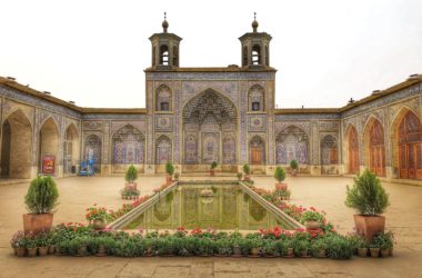 Růžová mešita - Nasir al-Mulk v Shirazu, foto: pixabay